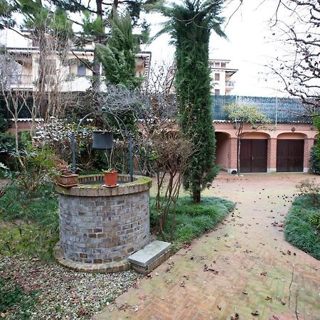 Villa Grande Con Stanze, Bagni E Giardino Corbetta Exterior foto