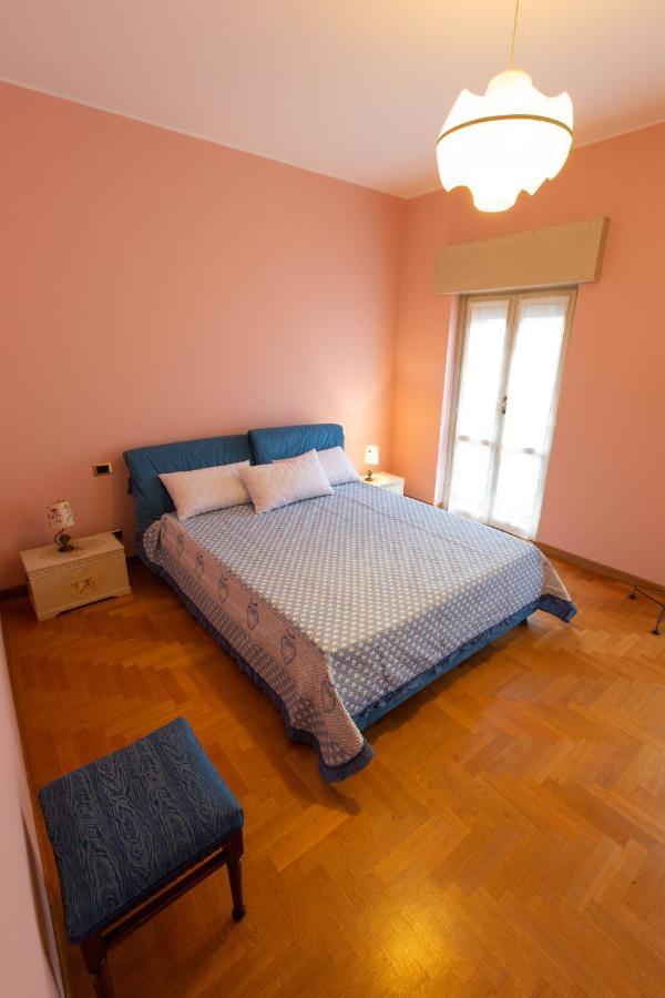 Villa Grande Con Stanze, Bagni E Giardino Corbetta Exterior foto